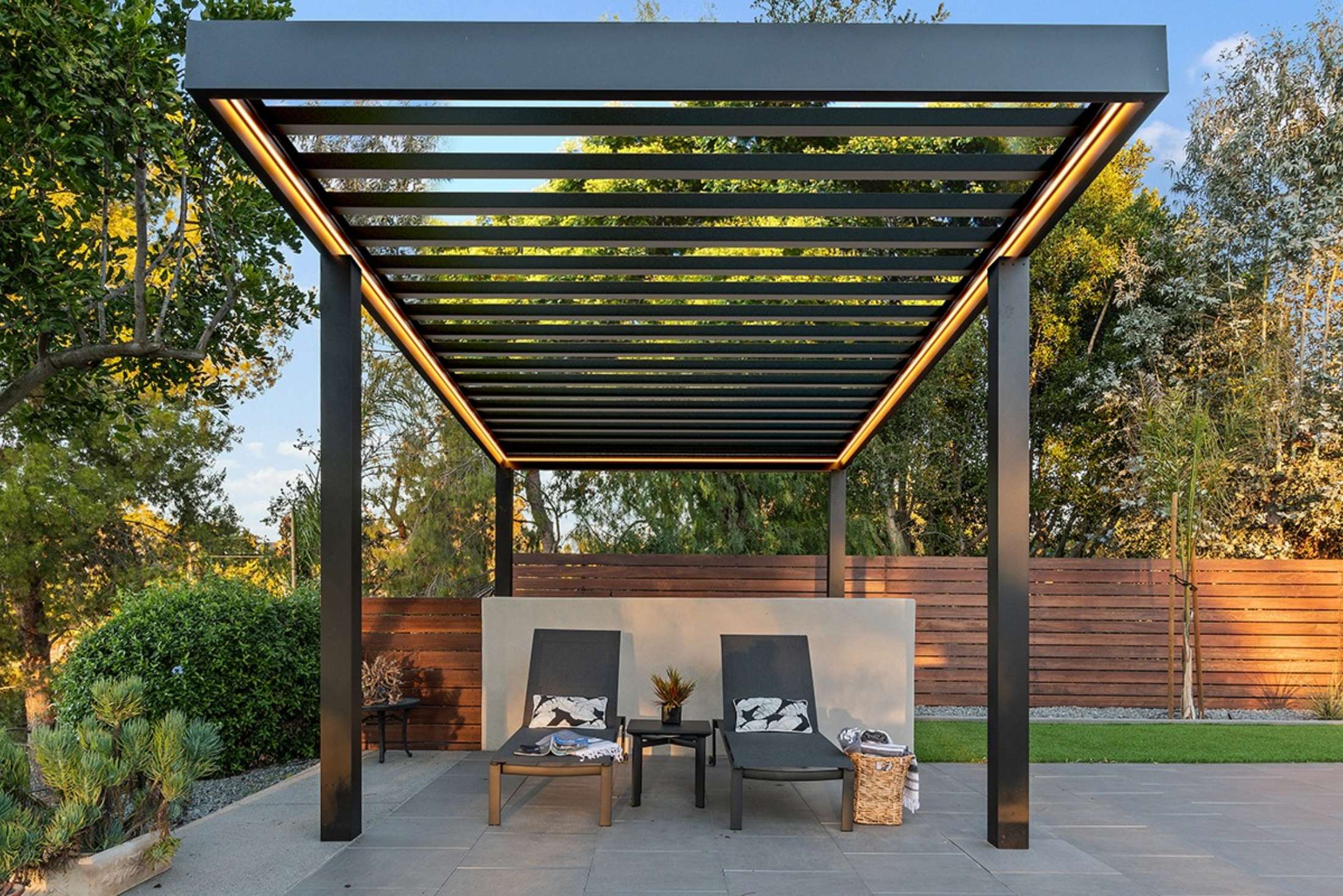 Skyview pergola with open louvers