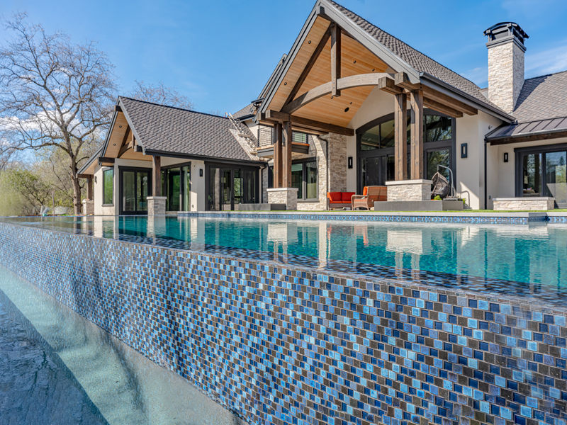 Tropical & Saltwater Pools